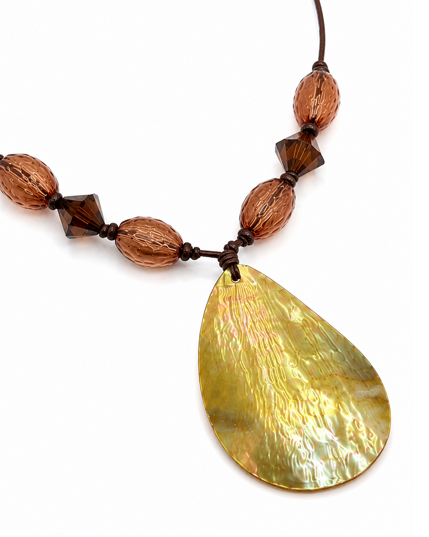 Astoria Shell Pendant Necklace