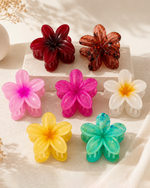 Load image into Gallery viewer, Frangipani Hairclaw