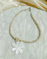 Load image into Gallery viewer, Flower Beaded Necklace
