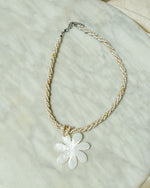 Load image into Gallery viewer, Flower Beaded Necklace
