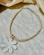 Load image into Gallery viewer, Flower Beaded Necklace
